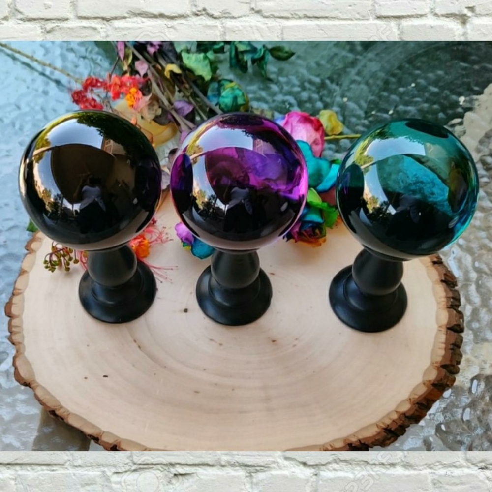 Gorgeous Fortune Teller's Crystal Ball with Stand